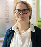 Portrait photo of Nadine Ullmann