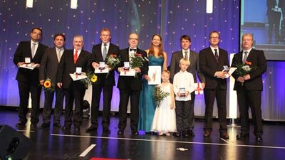 Die Preisträger der Ehrenplakette 2013 mit Jürgen Lenk.